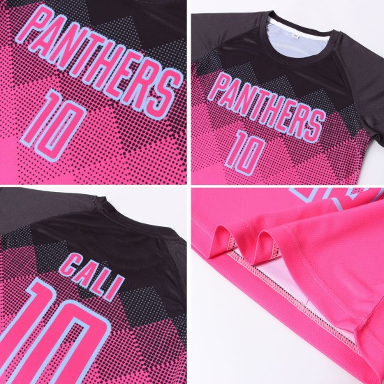 Maillot de football personnalisé à sublimation, dégradé rose, noir et bleu clair, forme carrée Maillot de football personnalisé à sublimation, dégradé rose, noir et bleu clair, forme carrée